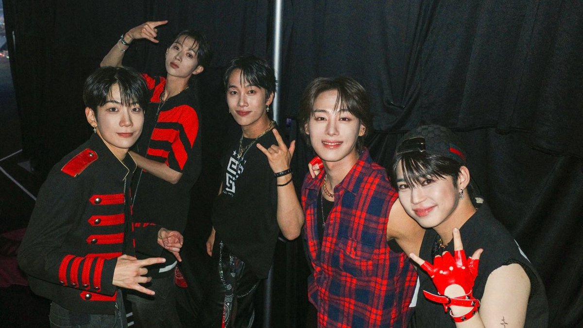 HFU_official's tweet photo. [📸] FNC BAND KINGDOM 2026 IN MACAU

Photo by #HONGGI 先輩✨

#HiFiUnicorn #하이파이유니콘 #HFU #하파유 #FNCBANDKINGDOM https://t.co/bPEYR8kRll