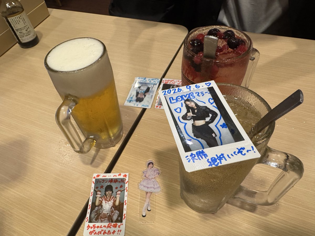 Su1125Ya's tweet photo. アイドルソロクイーンコンテスト
るな💙もえち💜の応援に行って来ました。
二人共に��高のパフォーマンスだったよ！
るな💙決勝進出おめでとう
決勝まで3時間空いてるのでOne Tia会で時間調整🍻
#UniTia
#ちょっちょ待てよるなちょ
#なまらもえにむちゅー https://t.co/uXzJRYp0Yn
