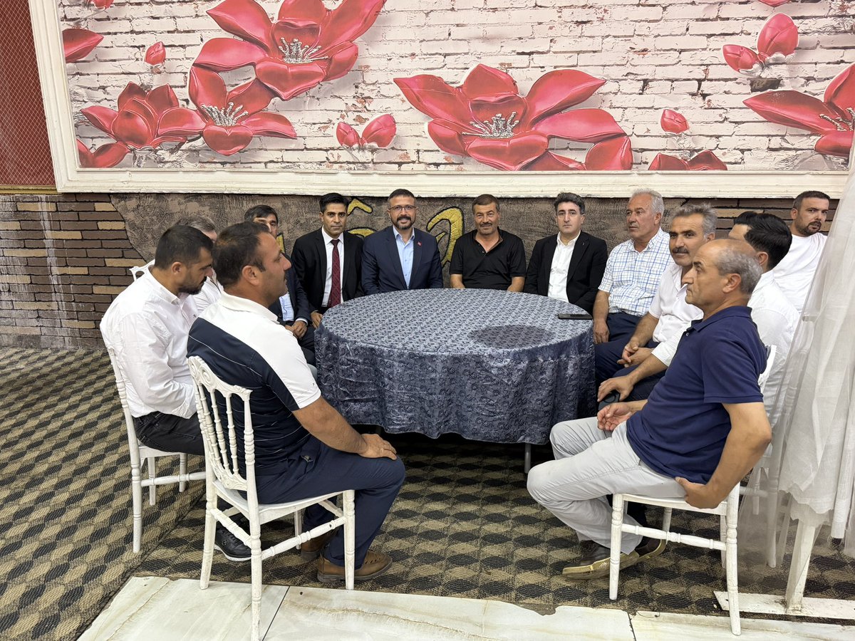 mehmetyilmazmy_'s tweet photo. Şeker ve Yıldırımer Ailelerinin 
Evlatlarının Düğün Merasimine Katılım Sağladık.

Kübra ve Mehmet Çiftine Bir Ömür Boyu Huzur ve İki Cihan Saadeti Diliyorum.

Rabbim Kurdukları Bu Güzel Yuvayı Hayırlı, Bereketli ve Daim Eylesin.

@RTErdogan
@abuyukgumus
@abdulhamitgul
@fmfedaioglu
@FatmaSahin