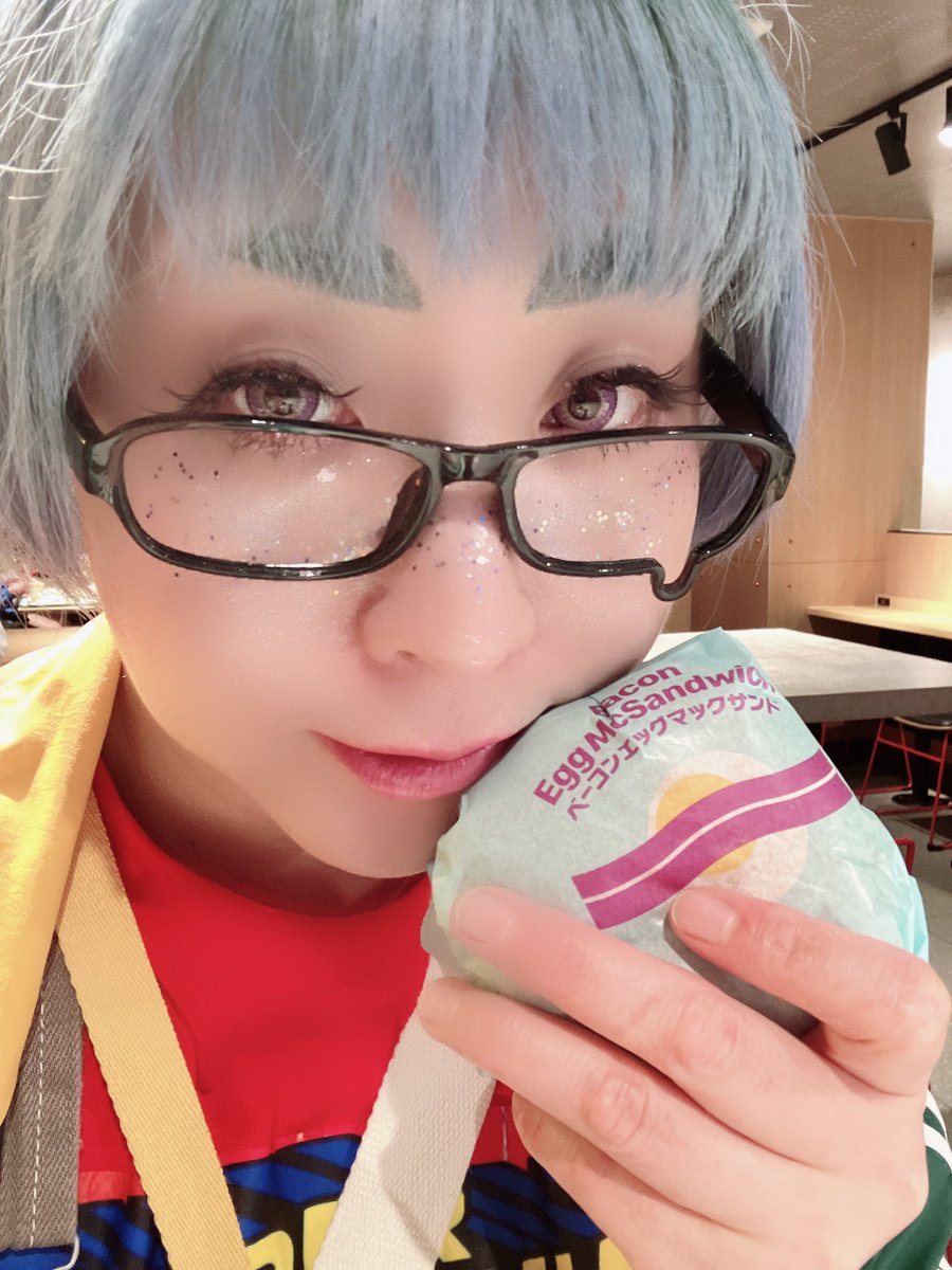 yuzuko16's tweet photo. デパは自撮りをいっこも撮り忘れていました💦
キッキーも楽しかったー！
人間はお月見なのでバニーちゃんでしたが
かけようと思ってた眼鏡(帰りだけかけてた…2枚目)忘れてたしあわわわわ
でも楽しかったー！
ありがとうございます（╹◡╹） https://t.co/s2BJxJ0pn5