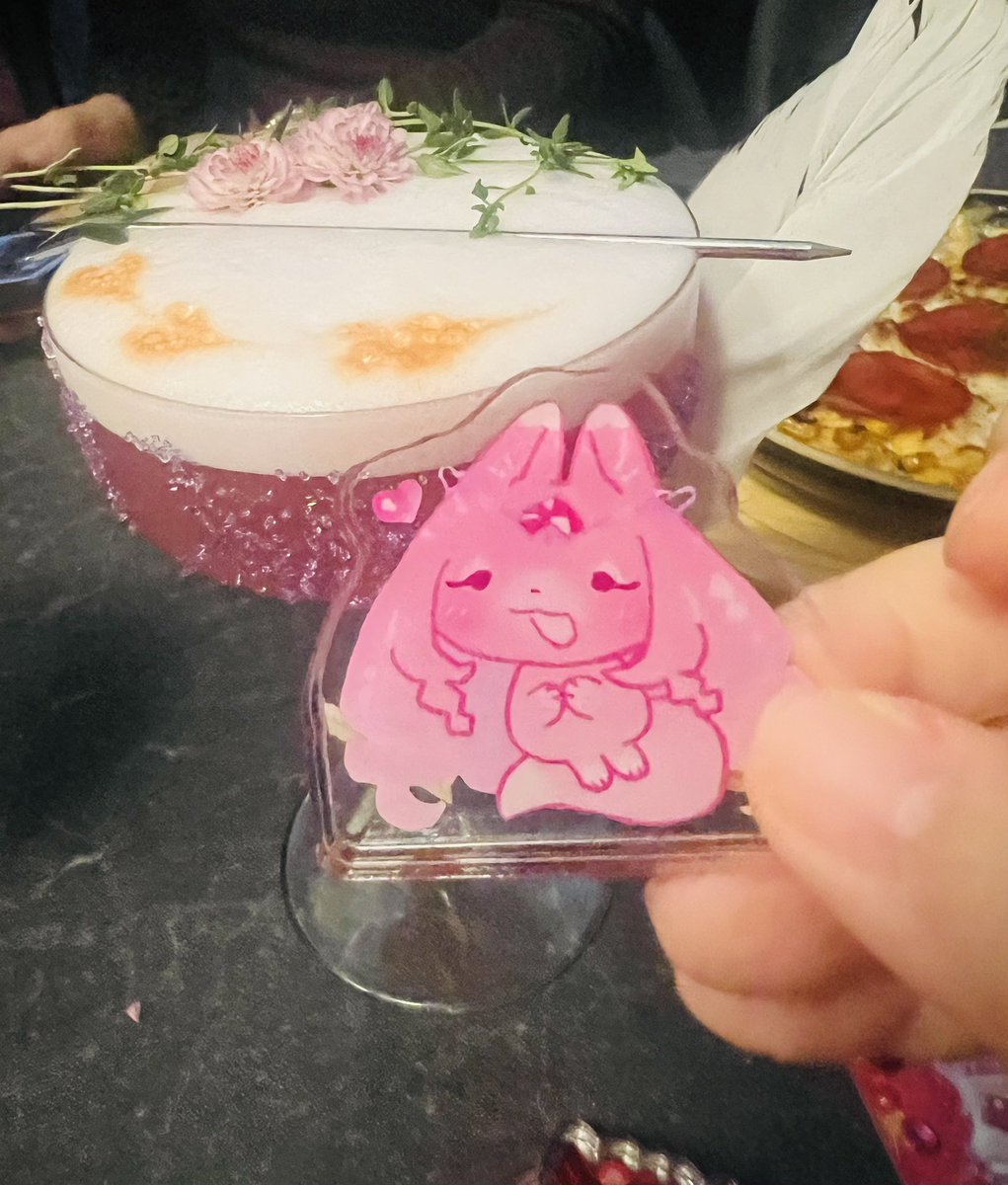Cookie_Glass48's tweet photo. 🪽🩷 칵테일 커스텀 받았어ㅠㅠㅠ https://t.co/J1eJ4qo295