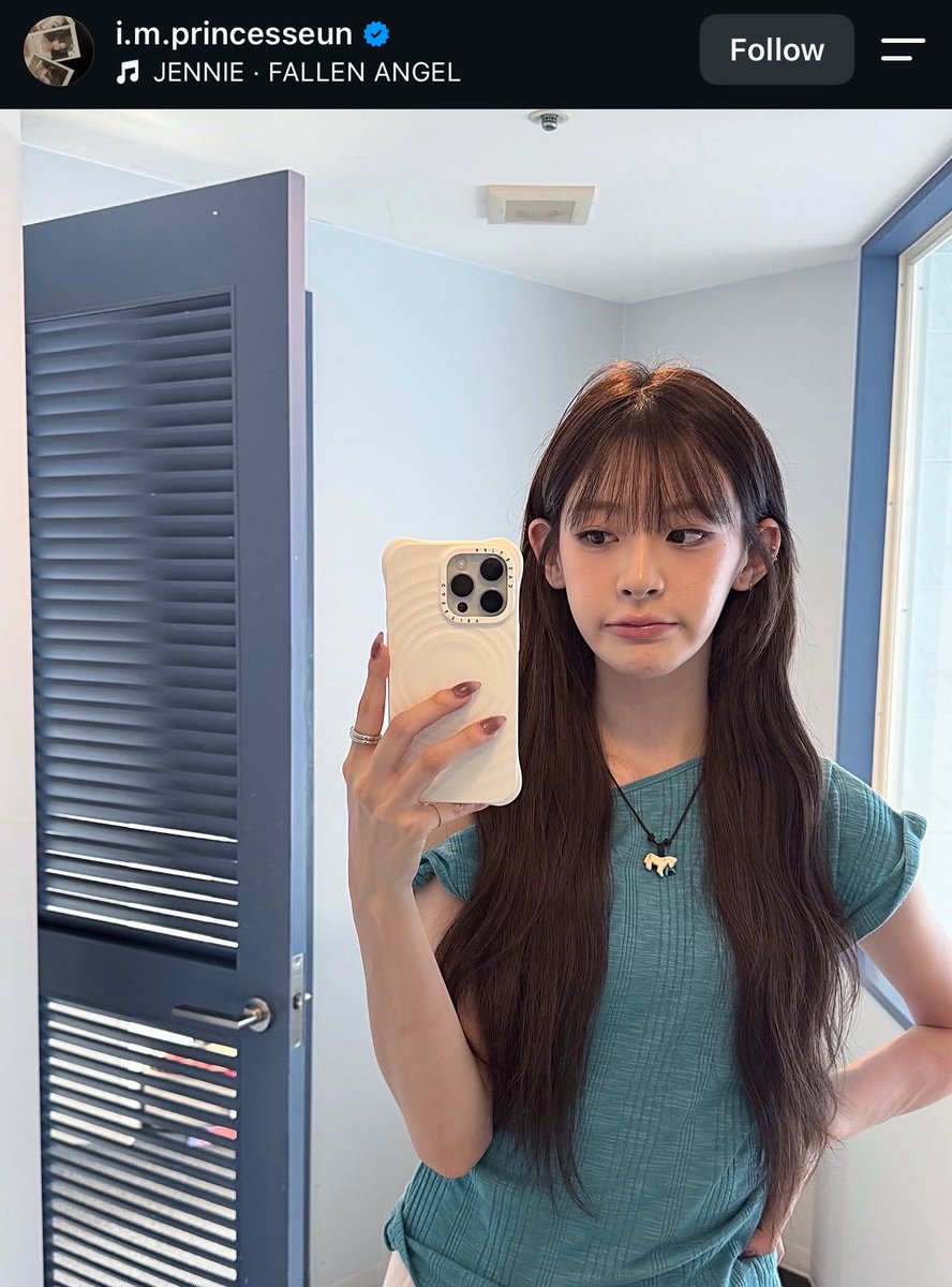 solobyruby's tweet photo. ITZY's Chaeryeong and STAYC's Seeun used Jennie’s “Fallen Angel” in their IG posts. https://t.co/OlWykeCuPA