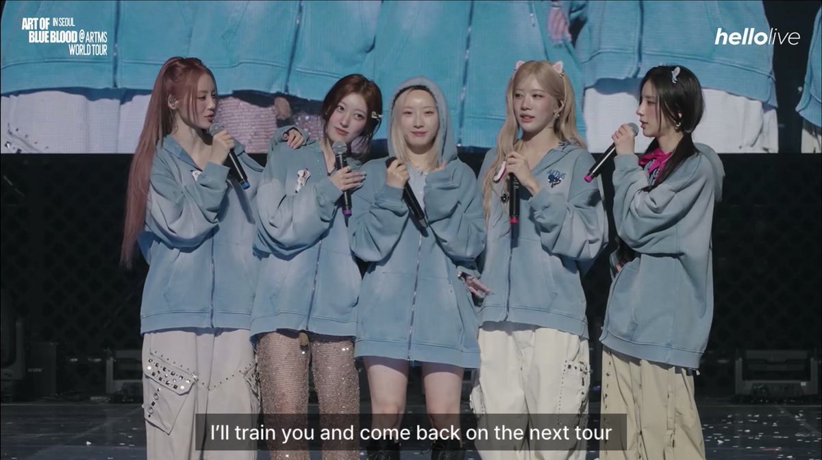 blueohlight's tweet photo. “we brought a gift” and it’s the best gift ever 😭😭😭😭😭😭😭😭😭😭😭😭😭😭😭😭😭😭😭😭😭😭😭😭😭 my artms, my forever girls i love you thank you for everything 🩷💚❤️💙💜 https://t.co/tAH5YxGF35