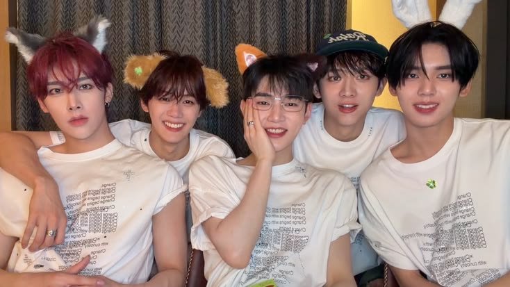 zeroseive's tweet photo. please zb2ble deserve a break. i can't even imagine how exhausting this year has been full of goodbyes and losses. i just wish I could hug them all https://t.co/F1AU3ZSdDV