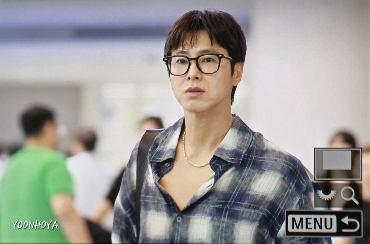 YOONHOYA_COM's tweet photo. 260906 인천공항 윤호입국

#유노윤호 #정윤호 #UKNOW #TVXQ! https://t.co/lbVwQa6gug