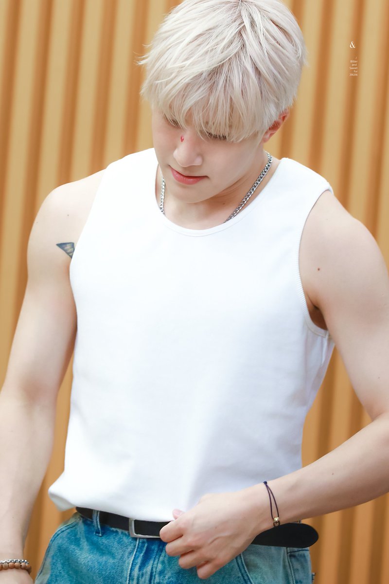 withjinwoo_com's tweet photo. 250824 케이팝 플래닛

#아스트로 #진진 #비스마
@offclASTRO @JINJIN_offcl https://t.co/80WLMLxC2z