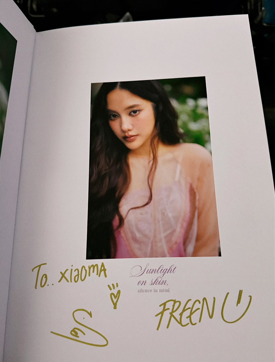 watolocked's tweet photo. She said this is Khun Sam’s signature😭😭😭💖💖💖 https://t.co/4Fwqn2MKxu