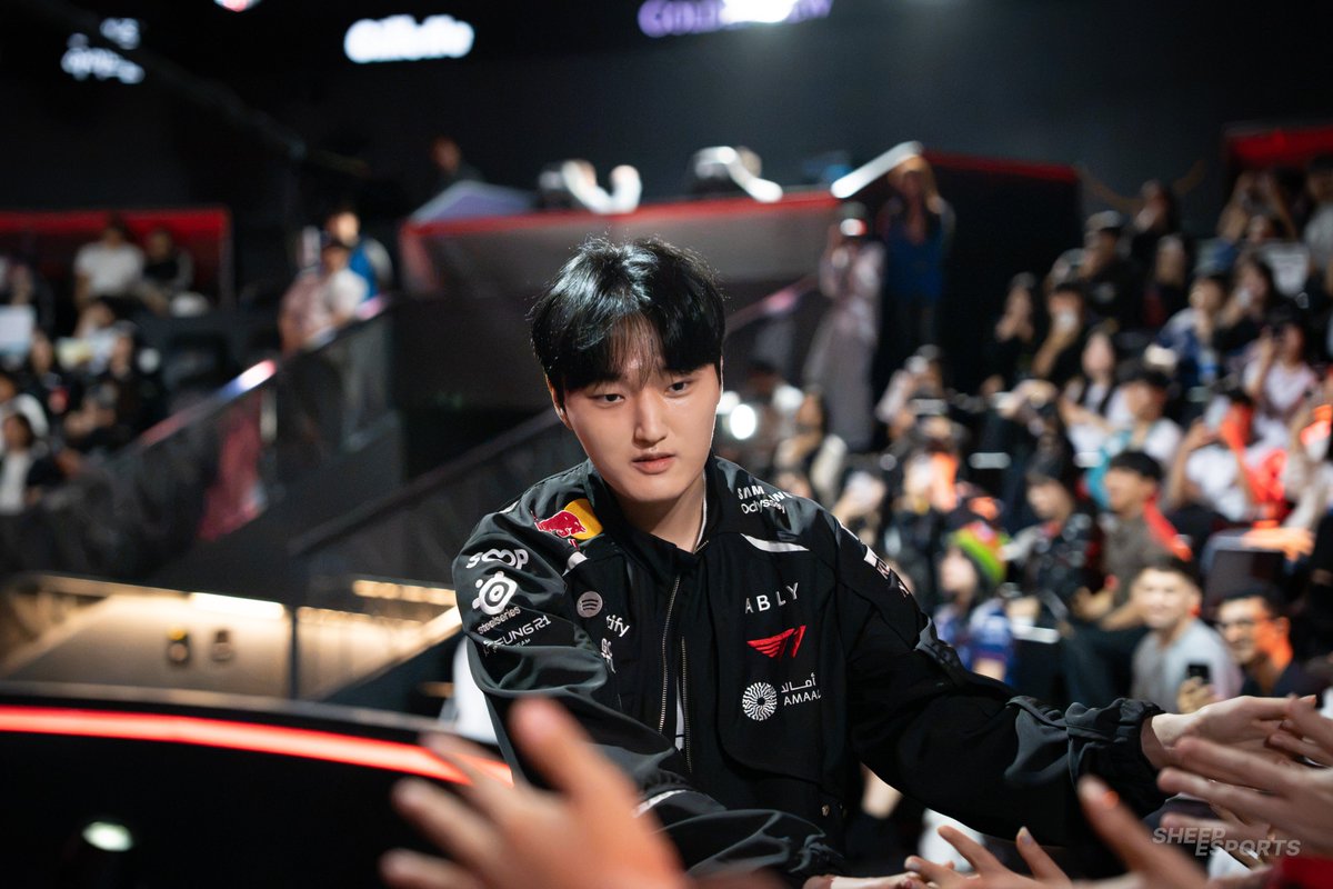 arieslol_'s tweet photo. T1 players looking to qualify for LCK finals weekend!

#T1 #Doran #Faker #Peyz #LCK https://t.co/69ojgNj070