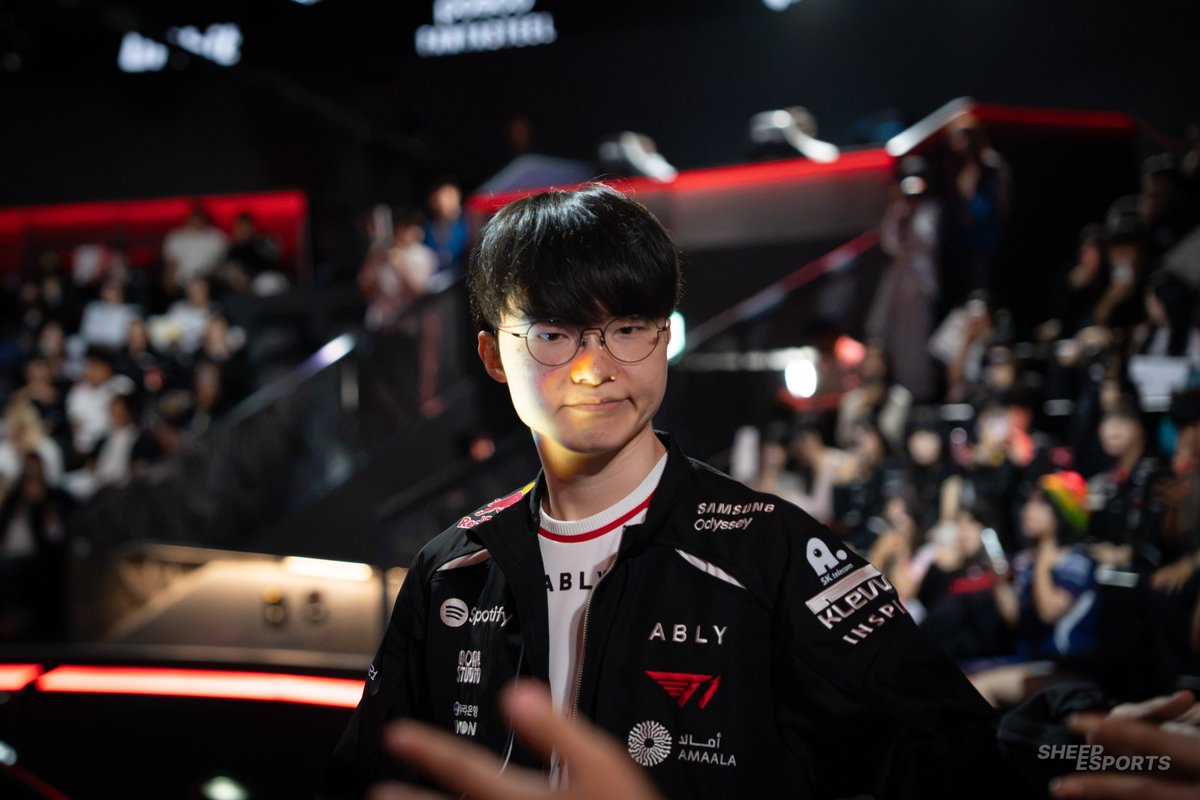 arieslol_'s tweet photo. T1 players looking to qualify for LCK finals weekend!

#T1 #Doran #Faker #Peyz #LCK https://t.co/69ojgNj070