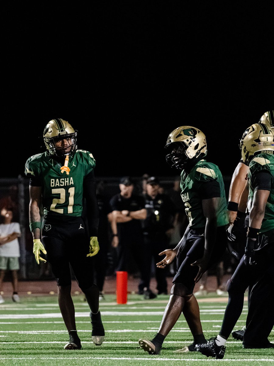 _kyserwilson's tweet photo. Week 1 Highlights 🎥🔥

1 INT
3 PBUs
7 total tackles (2 solo)
1 QBH

https://t.co/c8w24oXAVu https://t.co/9BeHlSFNSG