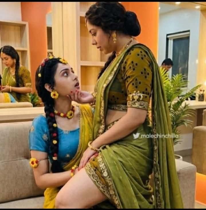 DurgaDeviRadha's tweet photo. Radha and Youshda maiya ❤️💖💋 https://t.co/EYDCThqsvB