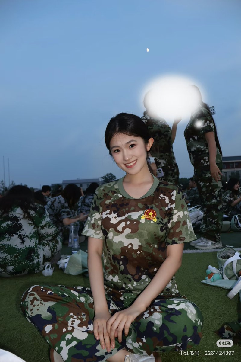 alexandra25zl6's tweet photo. 太累了，刚刚洗干净出来

跟同学一起洗都不好意思

开脱 ！！！ 上供   ！！ ！    Luo照  实况！！！！                                                          

谁要锐评我跟同学的福照🫣不准说黑！！！ https://t.co/EdJduondPD