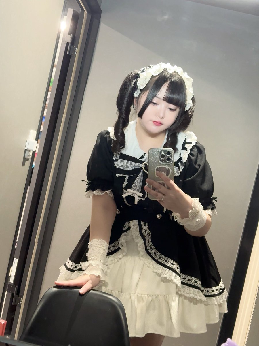 shion0_25mg's tweet photo. 「女の子はお前のためではなく自分のために生きている」という内容の作品よ。
共感する小娘も多いんじゃないかしら？ https://t.co/QfOXQts8qh