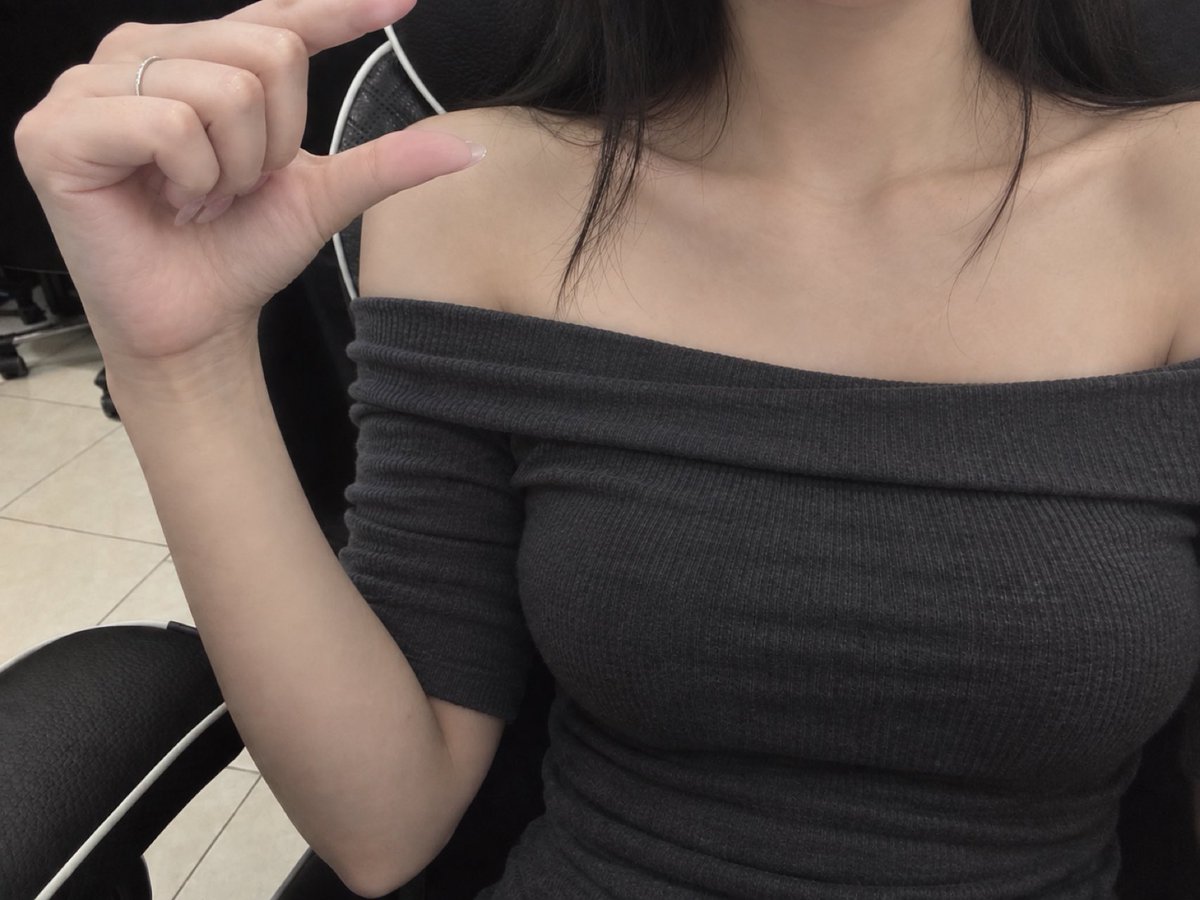 Jia_FD0's tweet photo. 소추 오빠들 좆은 이 정도..?되려나
불쌍하다🥵 소추 주제 자지는 껄떡거리면서 느끼기나 하구 임신은 못시키구ㅜㅜ 
그럼 그냥 내 노예나 하면서 평생 상납이나 바치자🤍
#핀돔 #핀섭 #상납 #자지갑 #소추 https://t.co/MFtO5pWi8f