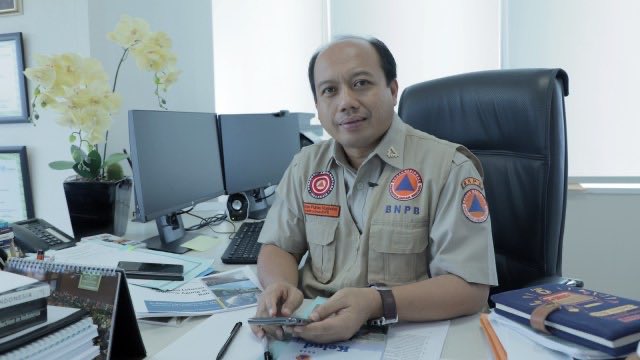BanyuSadewa's tweet photo. Oh Pak Sutopo, you always be missed 😢
Inget banget di tengah dia berjuang melawan kanker paru stadium 4, sampai badannya kurus, beliau masih rajin menyiarkan kabar terkini tentang becana. Beliau selalu jadi orang pertama yg menginformasikan bencana dengan cepat dan terpercaya. https://t.co/l42NaZuSxP