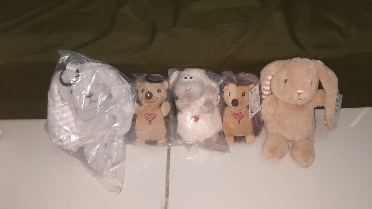 Iyainihamas's tweet photo. Manusia yang kamu bilang boros itu, dulu gabisa beli item lucu kayak gini, karena uangnya cuman bisa buat beli kebutuhan utama. Manusia itu, aku. https://t.co/IdOLF9mQSi