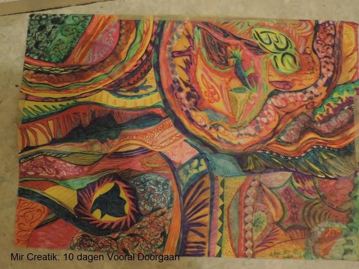 Kronenberg211's tweet photo. Tekenen op papier heb ik ook veel gedaan, honderden tekeningen. Deze 2 herinner ik me nog. Vooral die veelkleurige... #MirCreatiK was toen nog zo psychotisch en dat priegelig streepjes, stipjes aanbrengen was zo "verlichtend".
Het is echt mijn advies als je vastloopt: ga tekenen! https://t.co/ukGkjlclmt