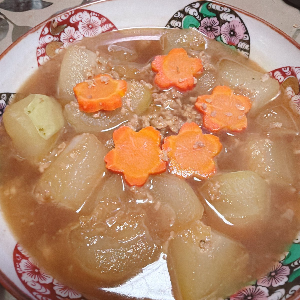 CgMaropurin's tweet photo. 今日の夕食🍽️2026.09.06
🌸ジャンボメンチカツ　お惣菜
🌸本鮪の切り落とし
🌸冬瓜の炊いたん
🌸ポテトサラダ🥗
🌸野沢菜炒め煮

⭐️本日もお疲れ様でした〜🤗💕✨
人が集まる所に行くとこの頃疲れるので繁華街苦手ですが今日はお友達のライヴで原宿行って来ました。
早めに終わったからお料理しました https://t.co/910bIQye7b