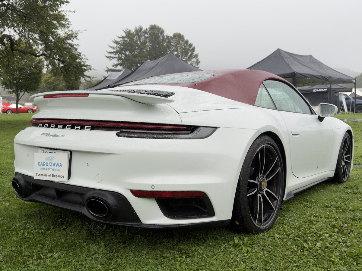 almonagi_217's tweet photo. 今日見た中で特に好きな4台
レヴエルト、ウルス、カリナン、911ターボS https://t.co/eQO4ZAhYQq