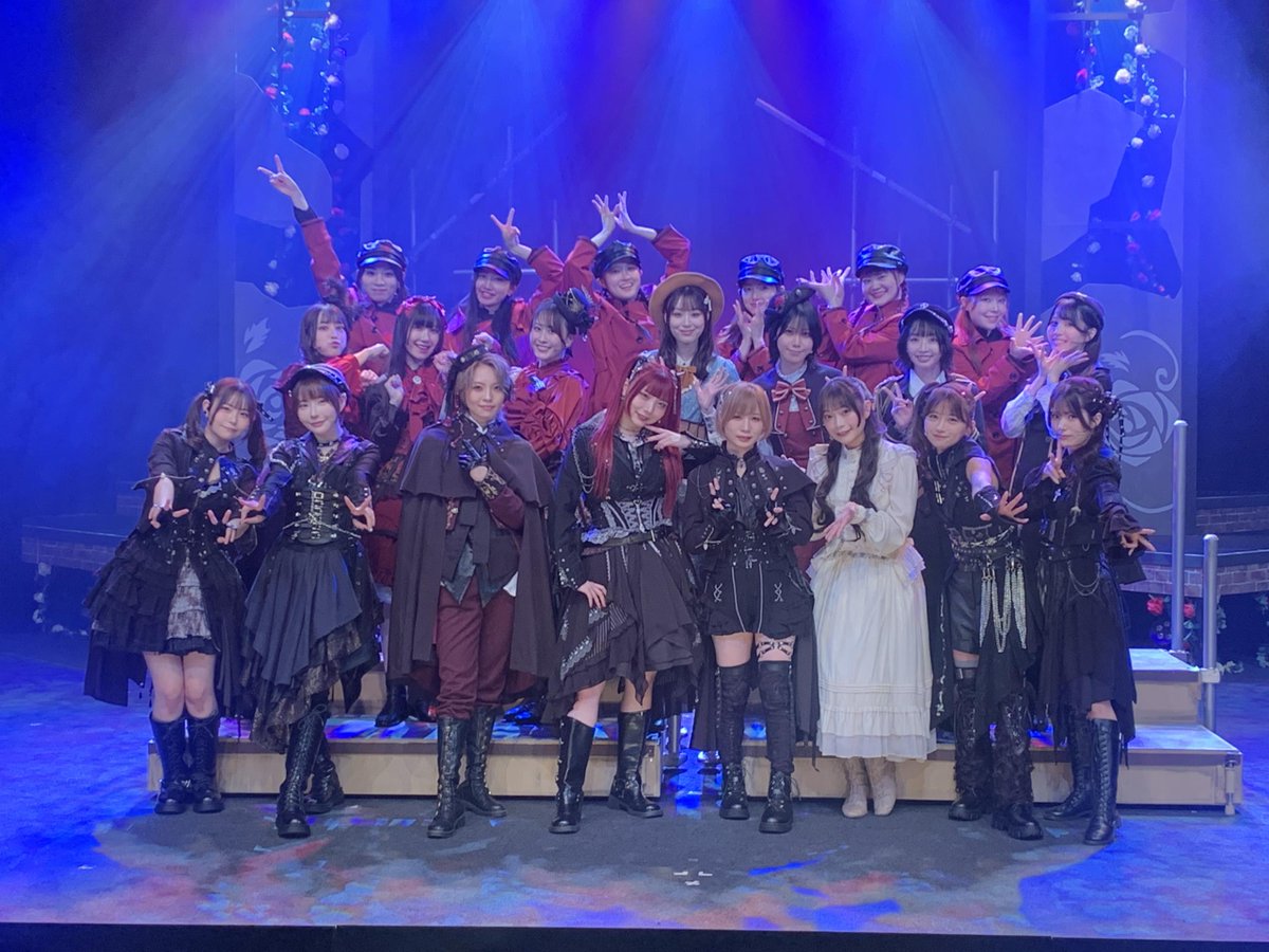 ILLUMINUS2017's tweet photo. 【女王ステ、新たな景色へ🌹】
誰も救われない、報われない物語——
その残酷さを受け継ぎながら、新たな景色を切り開いた #女王ステ 不滅部隊編『Rose』
観劇レポートをILLUMINUS MAGAZINEにて公開いたしました。

記事のURL・インタビュー映像はリプライから
 #ILLUMINUS https://t.co/ELHluGuQMH