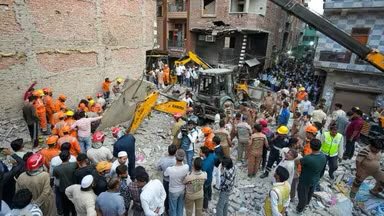 nileshsolanki_1's tweet photo. दिल्ली विश्वविद्यालय के साउथ कैंपस के निकट #सत्य_निकेतन में PG छात्रावास इमारत गिरने की घटना अत्यंत दुखद एवं चिंताजनक है। मलबे में कई छात्रों के दबे होने की खबर है । 

महादेव सभी की रक्षा करें। 🙏 https://t.co/pnxJSVGZVU