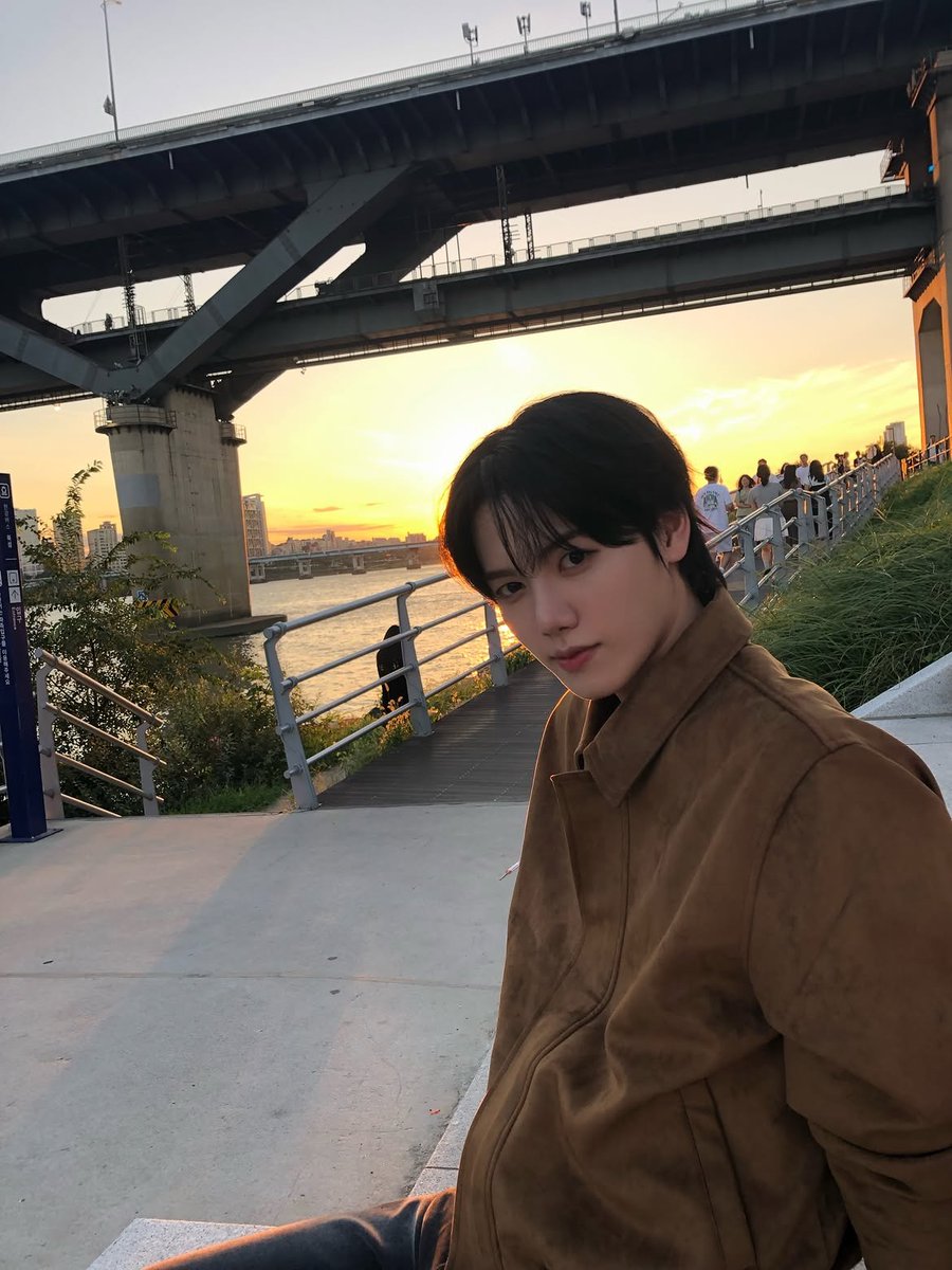 minhee_off's tweet photo. 260906 #민희 인스타

가을에는 좀 더🍁 https://t.co/pSV7qVnIVB