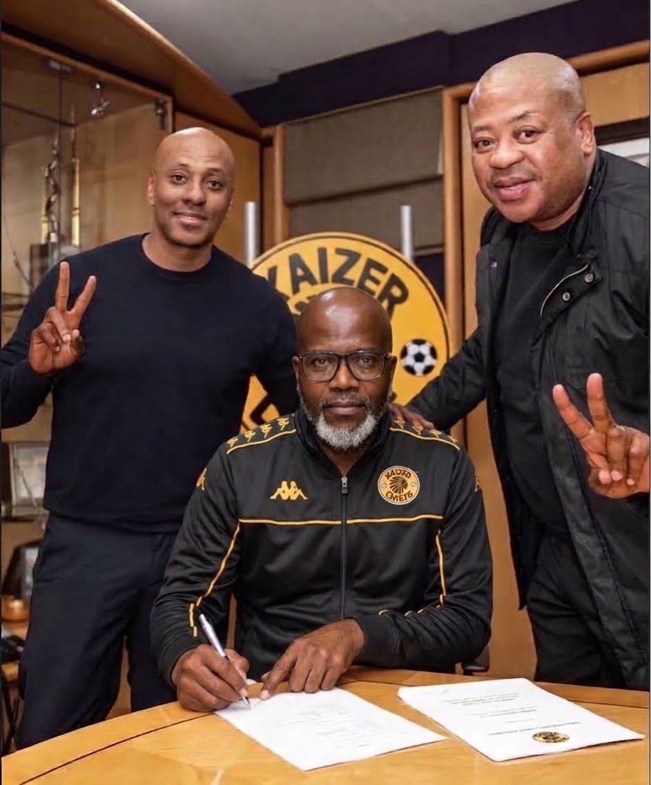 Sgadi28's tweet photo. I was at 5/6 Lena Road yesterday, to re-affirm my life long contract with the mighty Kaizer Chiefs. I am looking at bit unhappy in the image because I was told that Jess is out of town 🥺 https://t.co/HNh3uTxCwh