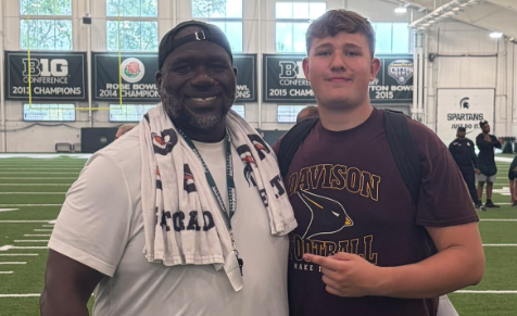 sixstarfootball's tweet photo. Rising in Michigan: Names Climbing the Football Radar

📈These Michigan prospects are working their way up the radar🔥

STORY➡️https://t.co/UaU38TlzCq

@HunterPapp30157 @JamesPeters_203 @aidenpilgrim56 @PruisSammy22616 @webelieverj @GarrettRus55 @JaxenStover1 https://t.co/nfuUcPdHre