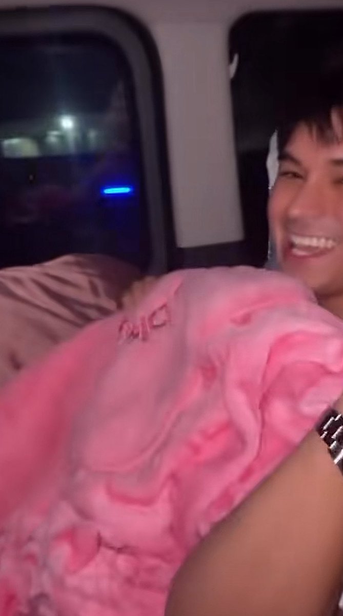 dbxjaja's tweet photo. May pink barbie blanket dn nga pla sya hahahaha salamat sa paalala

Dudu’s #pinkcollection 💖🤏 https://t.co/5QuU0PAIsG