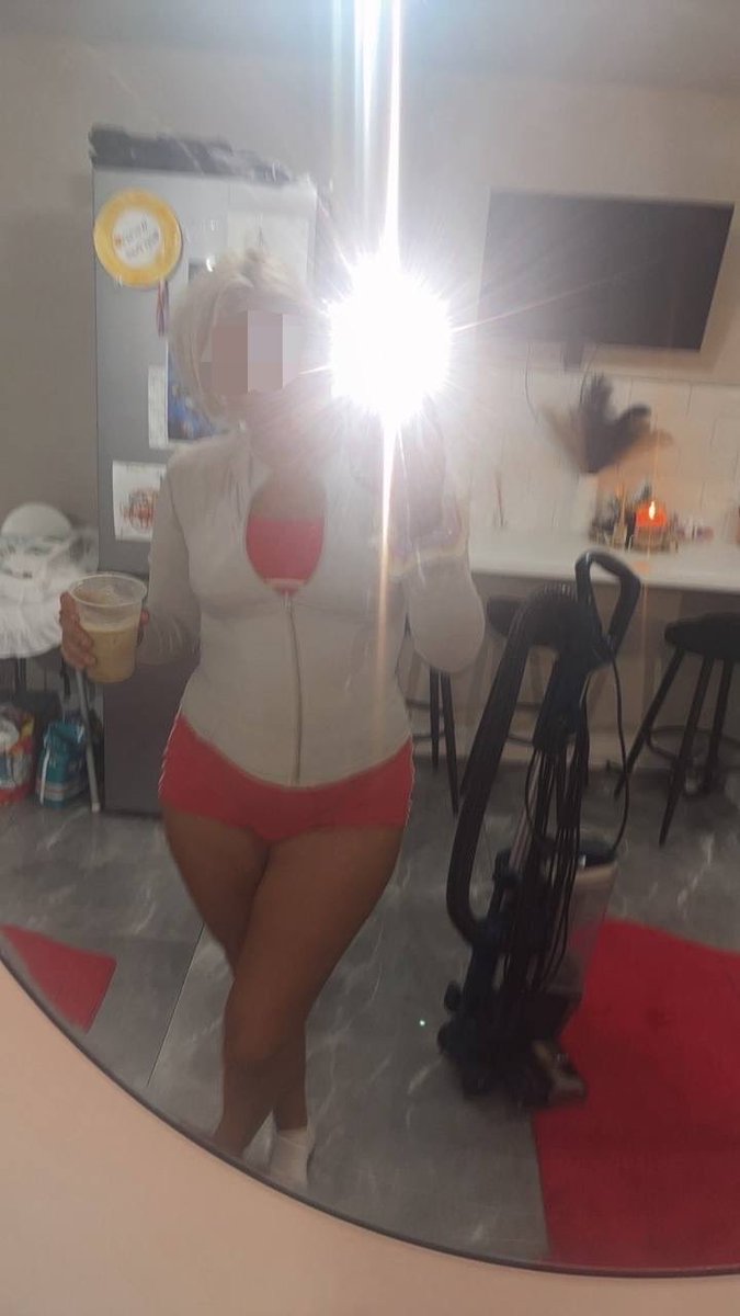 EllieMayex7's tweet photo. Happy Sunday People Off To The Gym Now 20 Reposts and I Will Show My Post Session Pump💪😈

#nsfw #nsfwt #chav #ukchav #ukslut #nsfwtuk #bops #wankchat https://t.co/3xoAxOWmLC