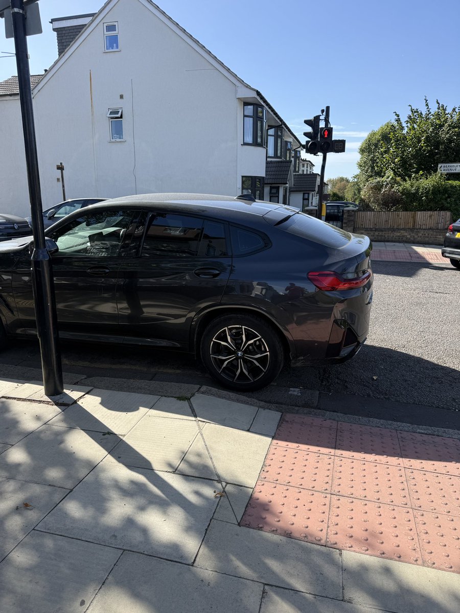 U2Gorilla's tweet photo. @EalingCouncil Iv reported via Love Clean Street app but surely parking like this requires stricter restrictions. Parking partly on a crossing causing a bottle neck for turning into Berkeley Avenue! Every weekend this happens due to Greenford Quays lack of parking.@EalingTories https://t.co/QfywXHBCFP