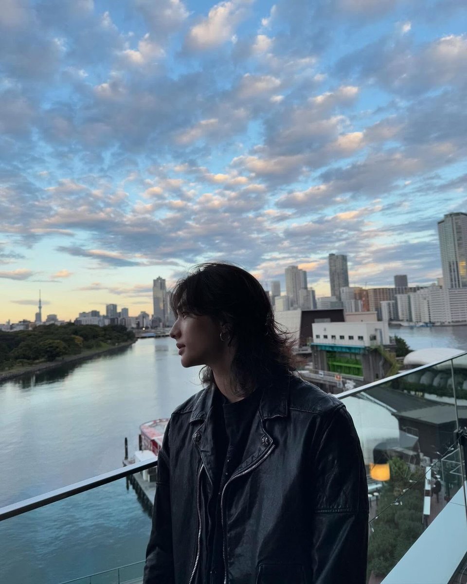 L003YZ's tweet photo. • • • lately. https://t.co/Id9qs4vLP4