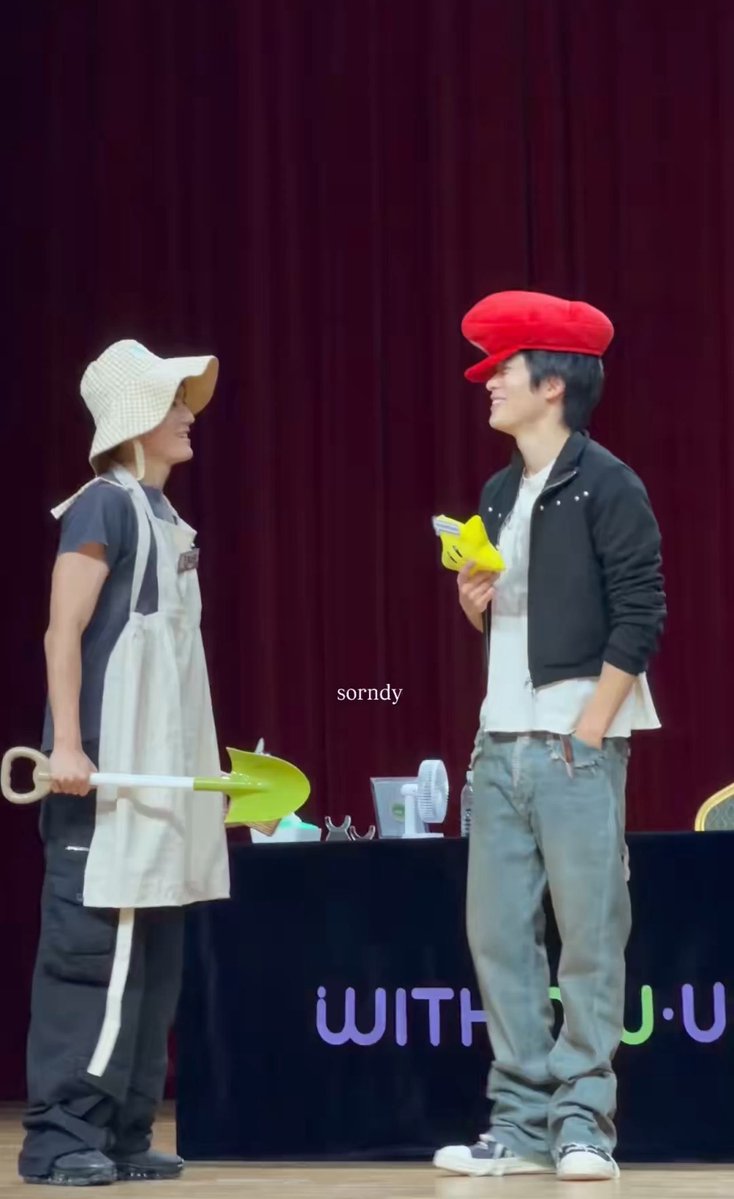 mtyong_'s tweet photo. ม่ายไหวว้ะᵒ̴̶̷̥́ ·̫ ᵒ̴̶̷̣̥̀ ชั้นกรี๊ดเปนบ้าเรยอ้ะ แทยงโคตรอ้อน แล้วน่ารักขนาดดดนรี้อะ แจยอนฮีก้ยิ้มค้างเรยเหมือนนี่เรย น่ารักเง้ยㅜㅠㅠㅠㅠㅠㅠㅠㅠㅠ https://t.co/VUZm8A46kt