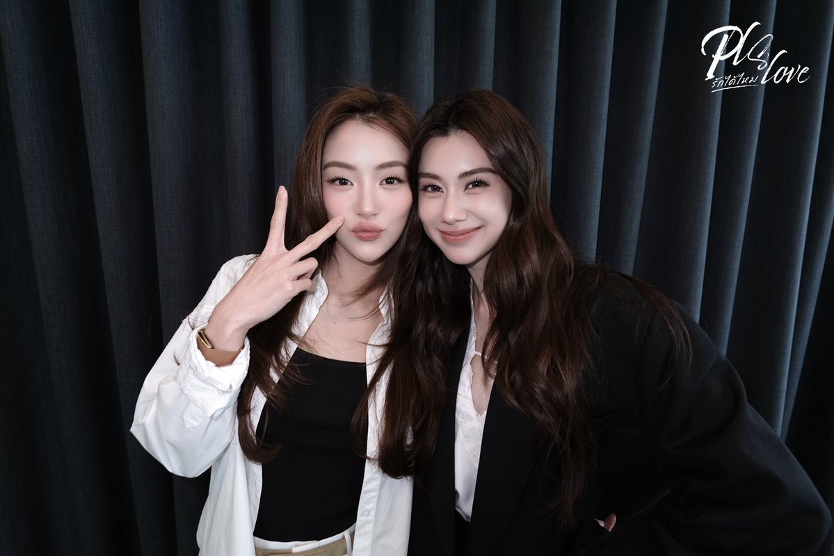 thaigirl_luv's tweet photo. 투샷이 이쁘면 결혼하라는 말이 있어.... (?) https://t.co/DCKUkcqq6A