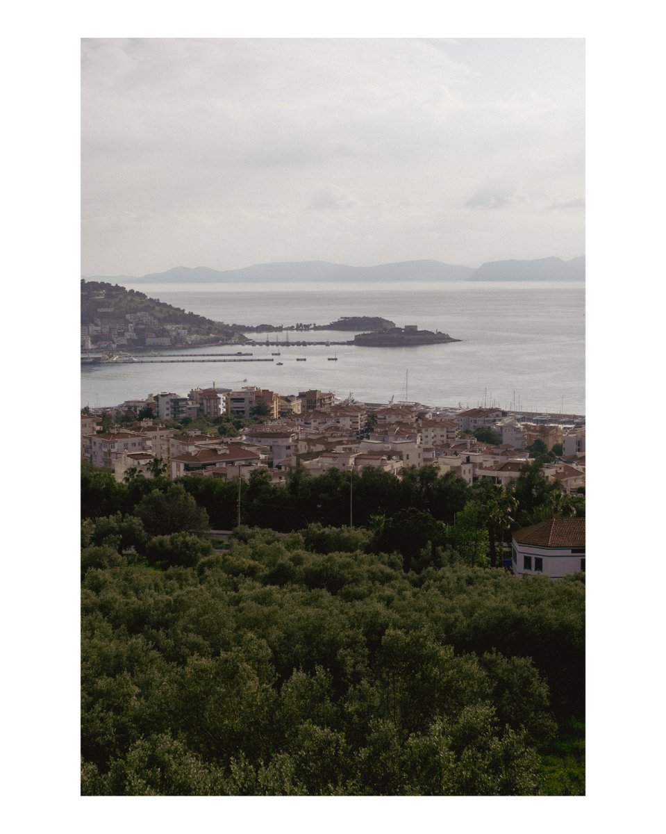 ColbyHeindwn's tweet photo. By @pinerystudio: Kuşadası view with a vintage touch https://t.co/UvG6pRD7h5