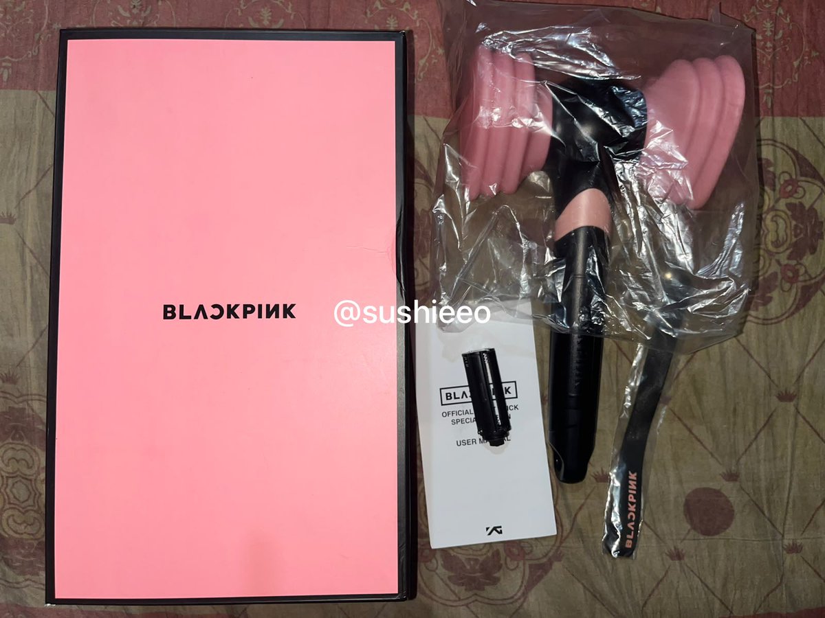 sushieeo's tweet photo. WTS - LIGHTSTICK BLACKPINK SE VER.

⭐️ Good condition, no minus
⭐️ Lengkap : box, strap, buku panduan, dan plastik
⭐️ Pemakaian 2x konser deadline
⭐️ Avail cod jabodebek/co oren 🍊
📍Bekasi, Ina

💸 500k 

wts blackpink #zonauang #blackpink #lighstick https://t.co/jwqfKg9bYQ