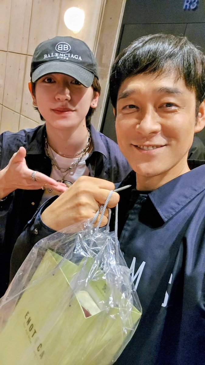 the_Dehi's tweet photo. 『懺悔と七面鳥』全5公演終えました。ご来場いただいた皆様本当にありがとうございました。素敵な共演者たちと過ごせた貴重な時間でした。蓮生も駆けつけてくれて有難う。 https://t.co/ia9YlzwecR