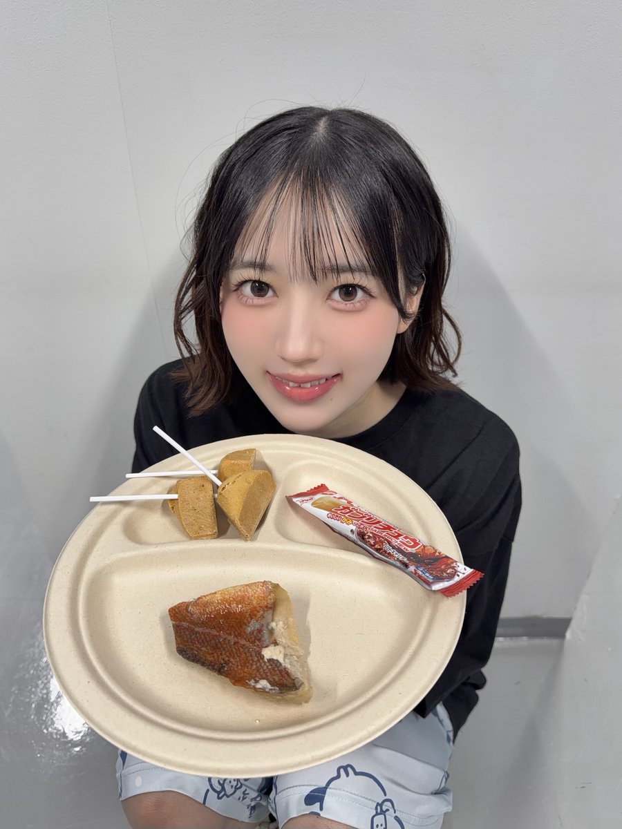 chia_ysgl's tweet photo. みくちゃんにケータリングのチョイスおかしいよって言われて、悲しい https://t.co/1vFL9RvkqN
