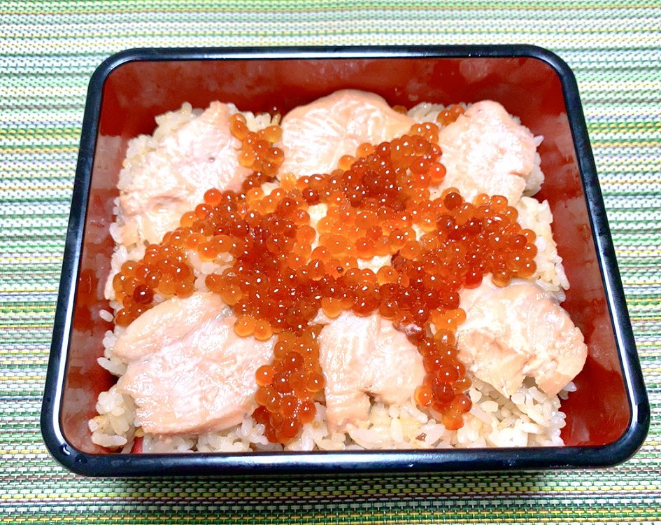 tkmyejp's tweet photo. 「はらこ飯」「ほや🍜」
本日もありがとうございました🙇
いずれもご予約が確実です、お一人
様から承ります、お早めのご予約を
お願いします。詳細はスレッズを… https://t.co/PYCS4dXjdN