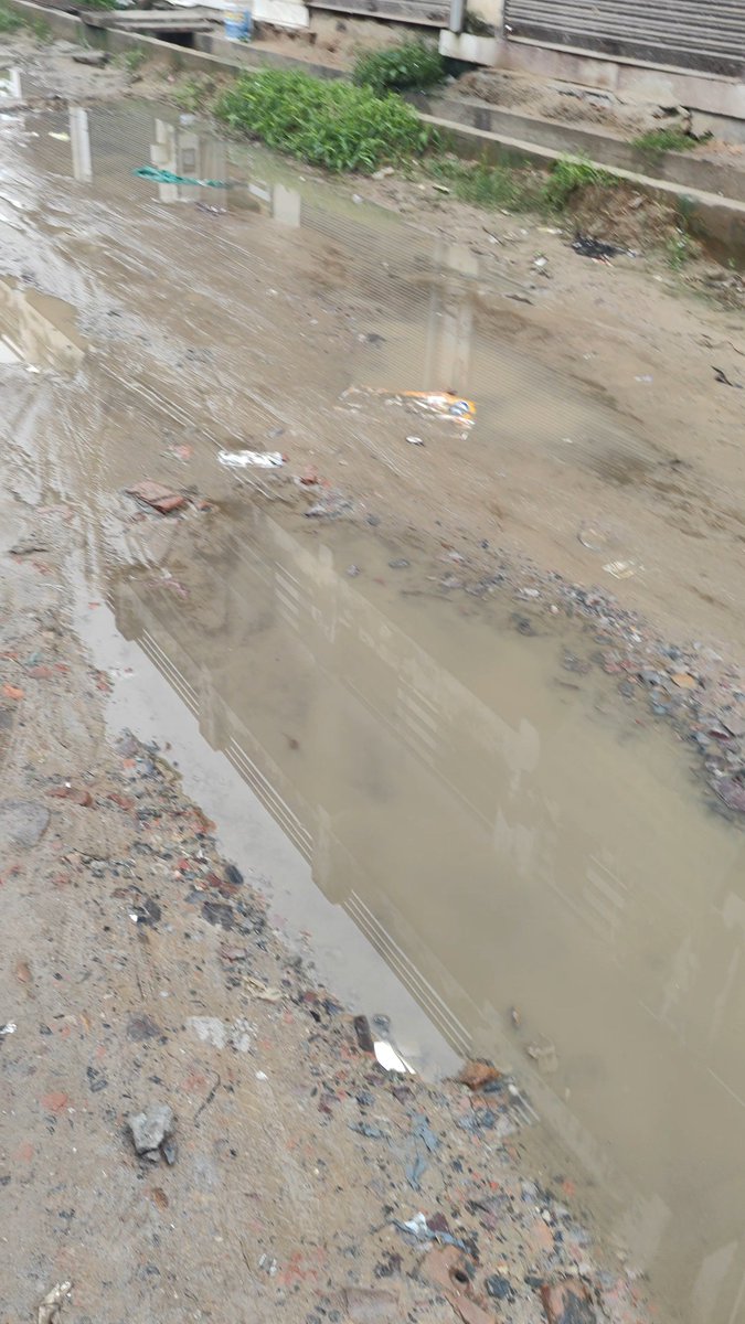 AjaySin53631134's tweet photo. @PankajSinghBJP @OfficialGNIDA  is area mei pichle 1.5 saal se sewer, road ban hi raha hai. https://t.co/xWTdc7QPPl