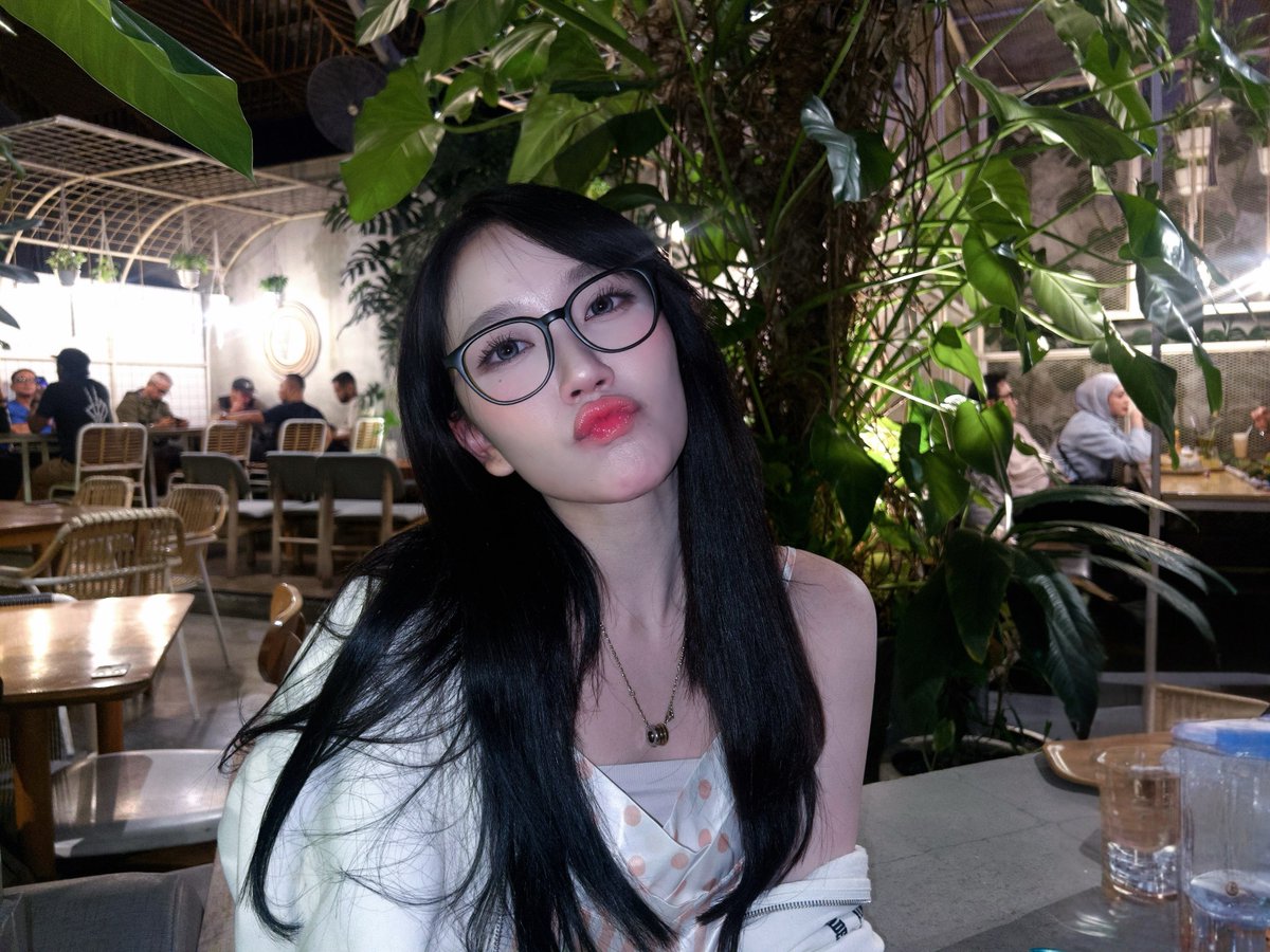 marshaoshi_'s tweet photo. BANDUNG! 💓💖
@L_MarshaJKT48 

🔗 : Instagram Post Marsha Lenathea (1/3) https://t.co/ue3YgTA9oX