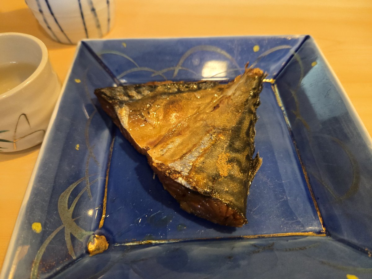 samuraikick0604's tweet photo. 鯖へしこ旨すぎて死ぬ https://t.co/f2UCkpRISp