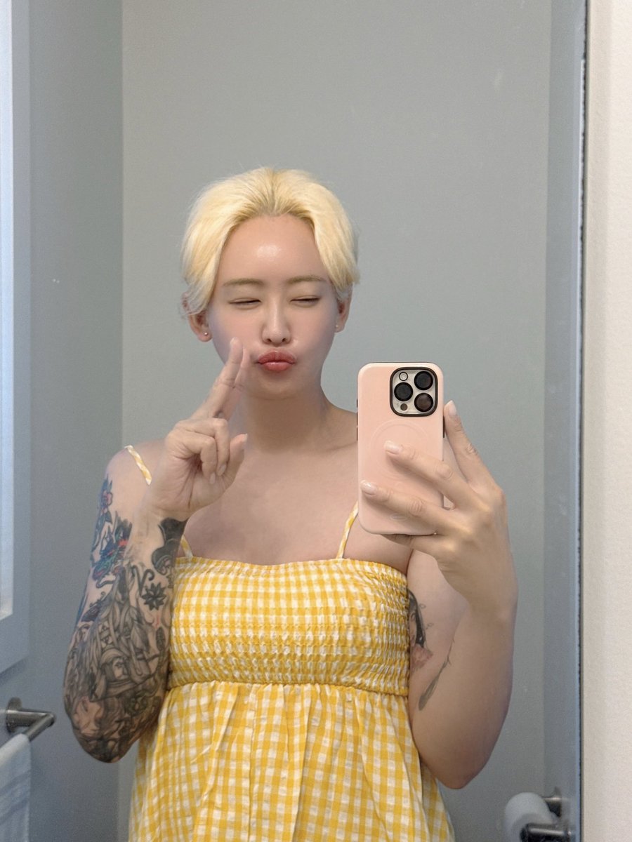 seinapple_'s tweet photo. 메이크업 유무의 차이

메이크업은 꼭 필요해보인다😂

#mtfhrt #hrt #transgender #shemale #cd #crossdressor #makeup #여장남자 #트랜스젠더 #쉬메일 #홀몬10개월 #메이크업 https://t.co/fdMPV4JBOt