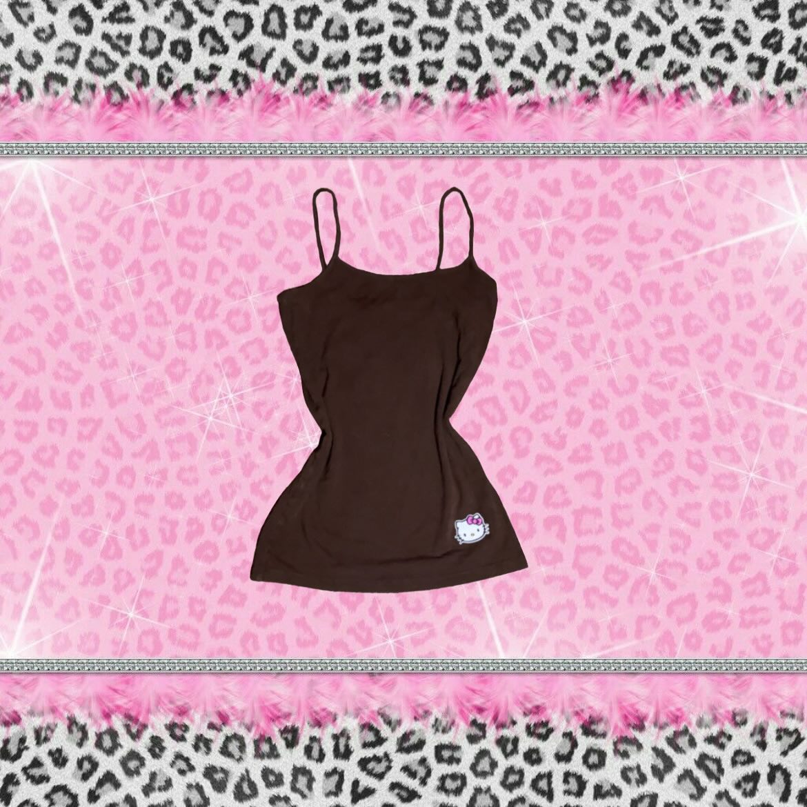 ssaab1980's tweet photo. 3-piece vintage Y2K tracksuit set 💜🤎💗 Jacket, pants, and tank top all included &amp;&amp; yes, the Hello Kitty details are custom by me 😽✨
——
Size: { Small }
Good condition
💌 Dm To Claim 💋
💲Price 19. 99 https://t.co/ji0xPTQyKo