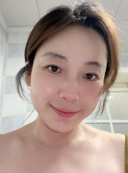 T4t7l3r1YDOyOXZ's tweet photo. 30+小少妇，抛开年龄不讲的话，我这样的身材是不是你的理想型呢？？？ https://t.co/sMjMgW7JSl