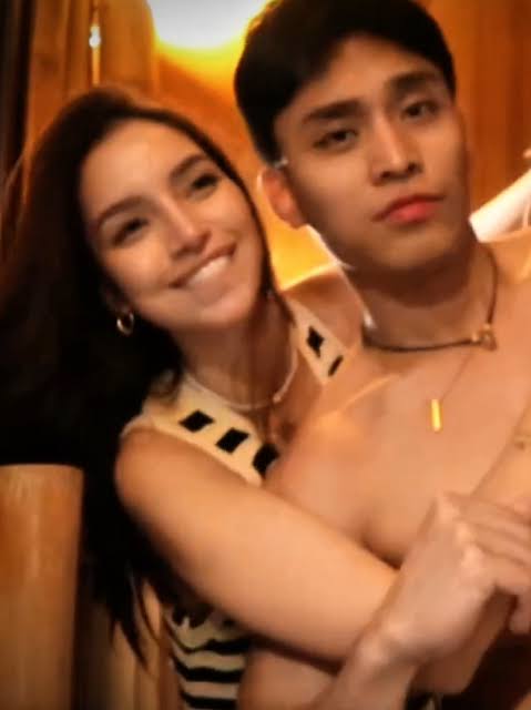 CorretoraDri's tweet photo. air asia scandal - air asia trending - air asia twitter-pinay scandal-flight attendant scandal-jayson pesay and kylah dela pena

#kyla dela pena
#air asia scandal
#joseph pesay scandal
#airasiascandal

https://t.co/52KZcu6H6Z https://t.co/5ov10NJfH5