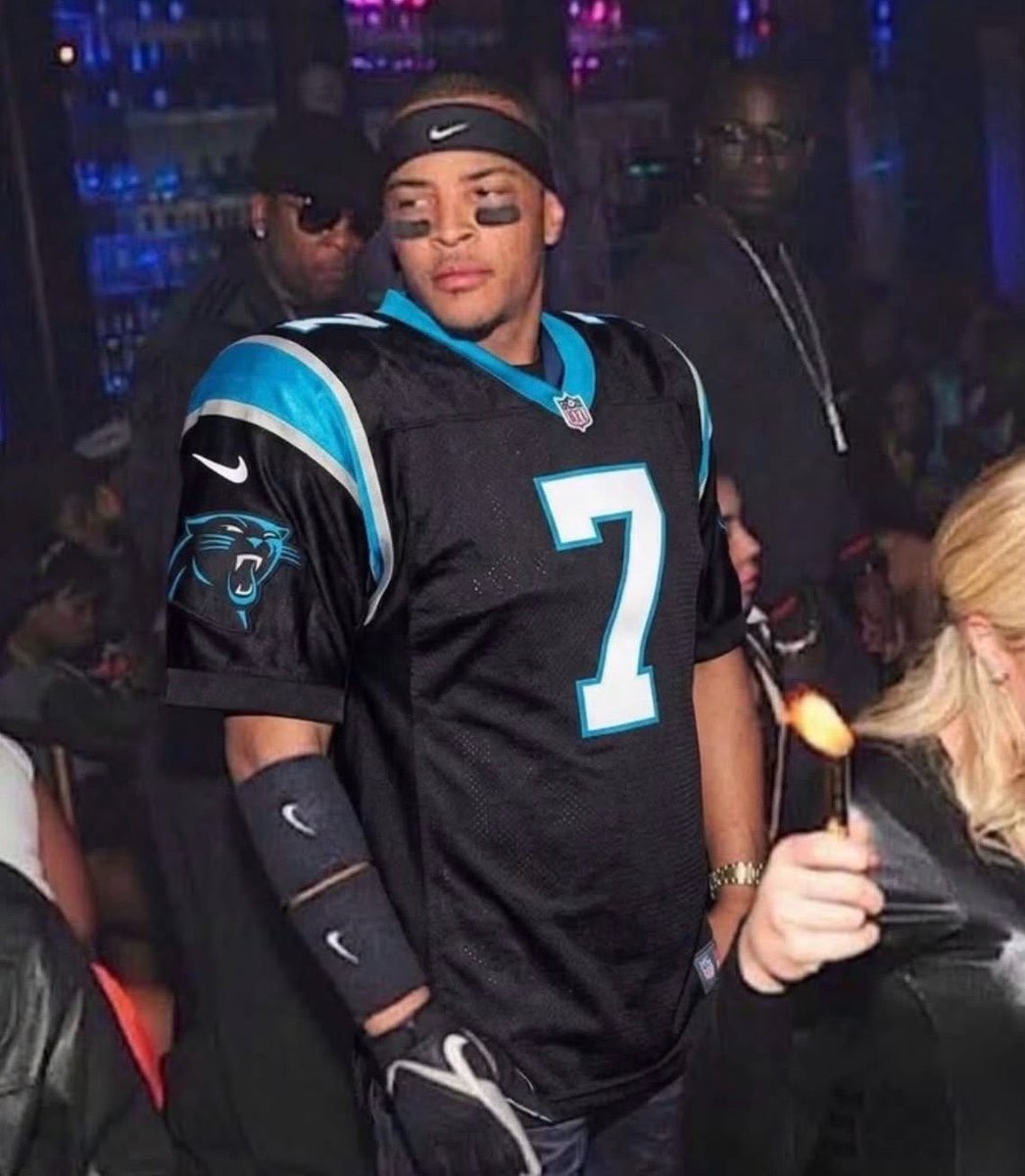 Ceegocrxzy's tweet photo. One more Sunday. #KeepPounding https://t.co/2ZGDo2uPnE