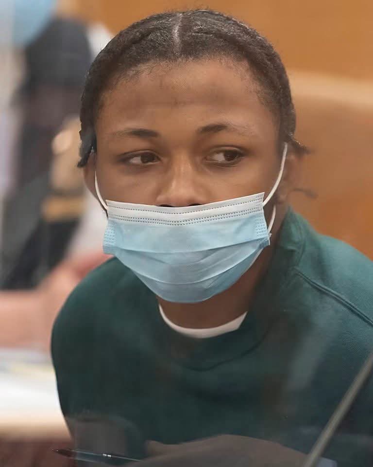 DavidJHarrisJr's tweet photo. 🚨EVIL: Tessa Majors, 18, fought for her life in Morningside Park.

She broke free from her three teenage attackers twice.

They chased her down both times. One put her in a headlock so she couldn’t escape a third time while another stabbed her in the heart.

Even after the fatal wound, she still stumbled up a steep flight of stairs looking for help before collapsing.

The sentences:
• Rashaun Weaver (the stabber): 14 years to life

• Luchiano Lewis (held her): 9 years to life

• The 13-year-old: 18 months in juvenile detention

These animals got off far too easy.

This judge needs to be disbarred and removed from the bench.