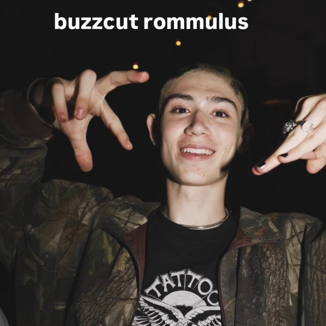 flamefifi's tweet photo. Buzzcut rommulas https://t.co/gF2YtSM6Nw