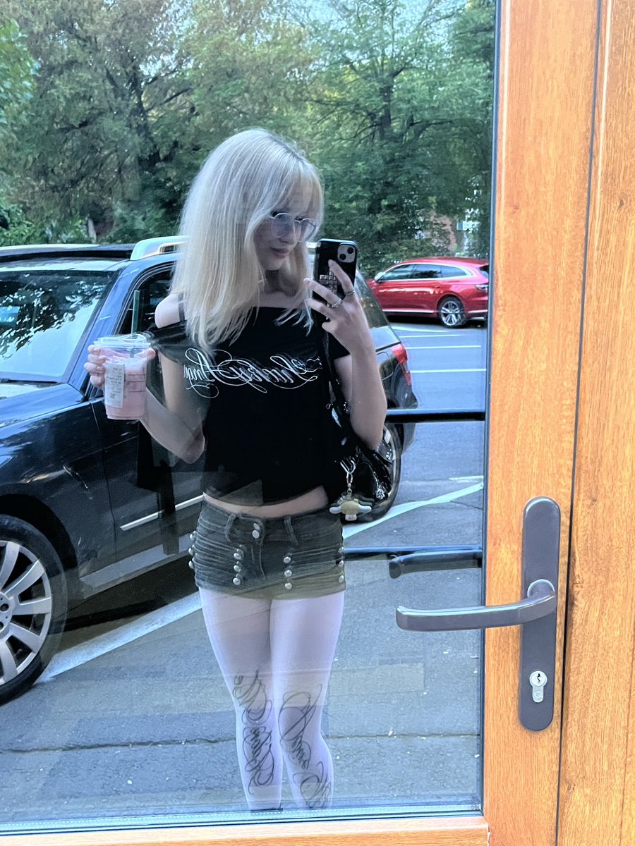 makemizzyrich's tweet photo. gorgeous girl with a mysterious source of income (you 🫵) https://t.co/TN0xyuc7YX